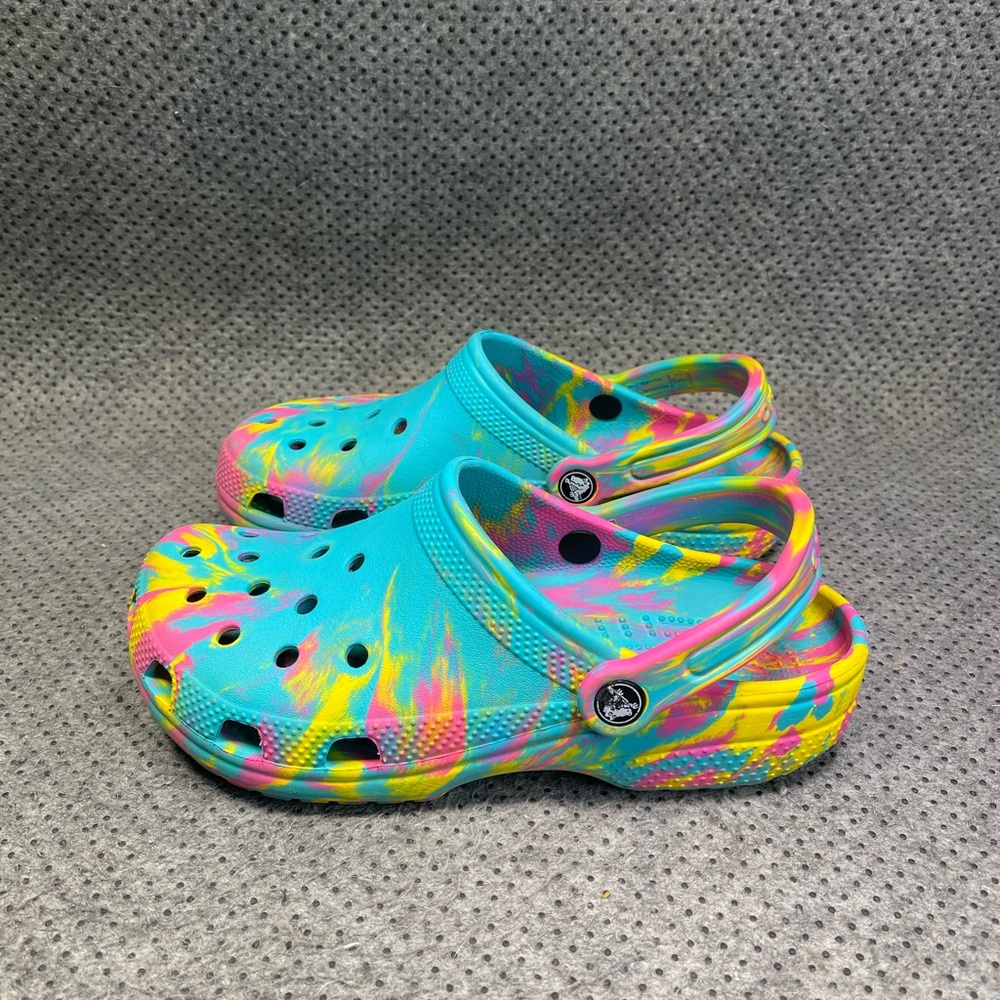 Crocs Tie Dye Classic Clogs Size 6 Women’s